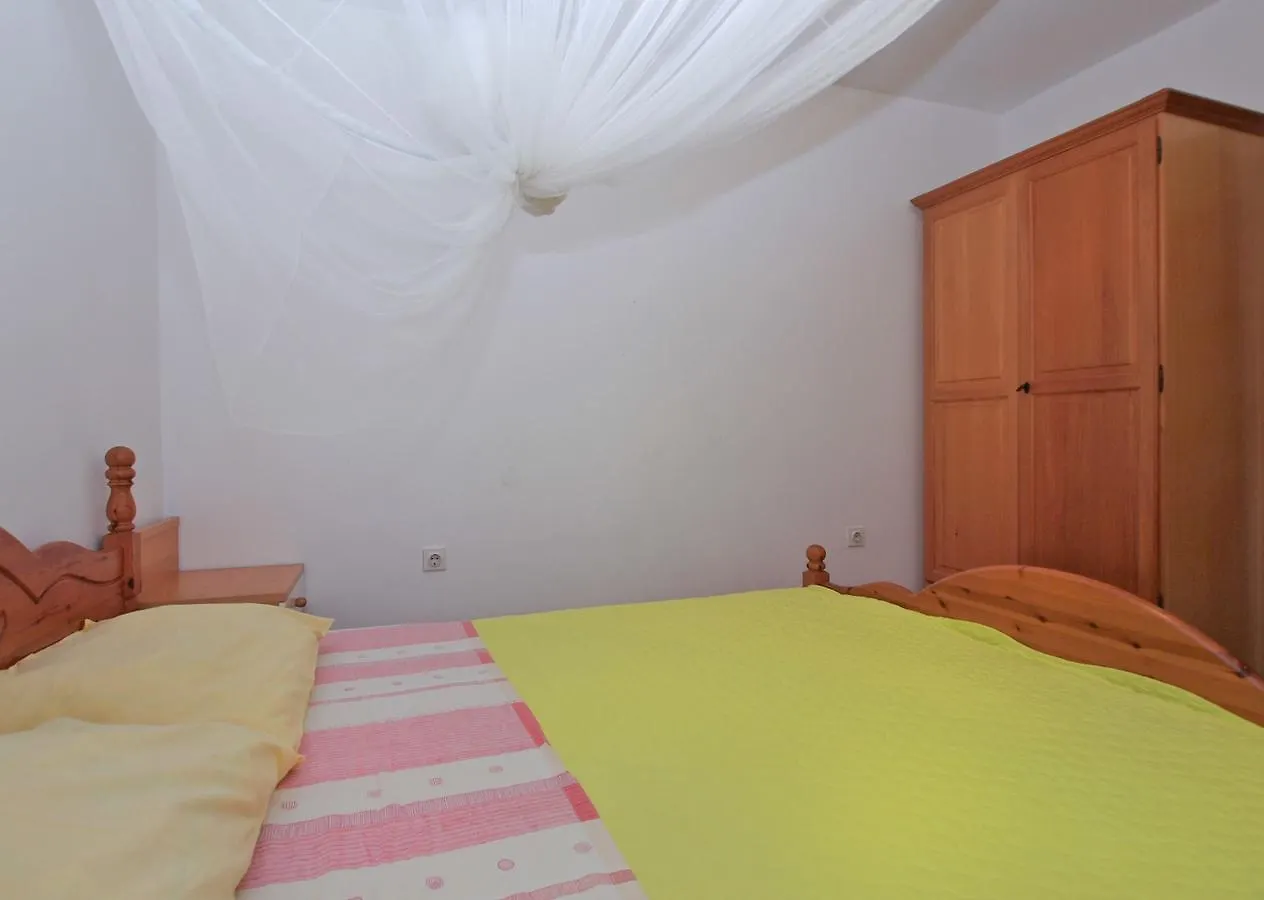 Apartments Kamenjak Premantura 0*,