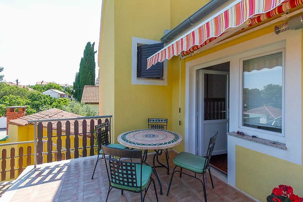 Apartments Kamenjak Premantura 0*,